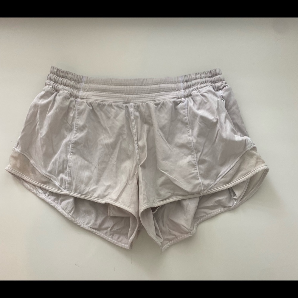 Lululemon 2.5 Inch Hotty Hot shorts
